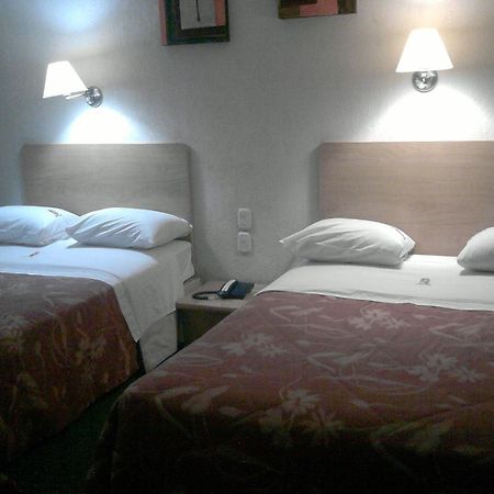 Hotel Castilla Y Leon กัวดาลาฮารา ภายนอก รูปภาพ