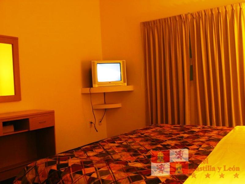 Hotel Castilla Y Leon กัวดาลาฮารา ภายนอก รูปภาพ